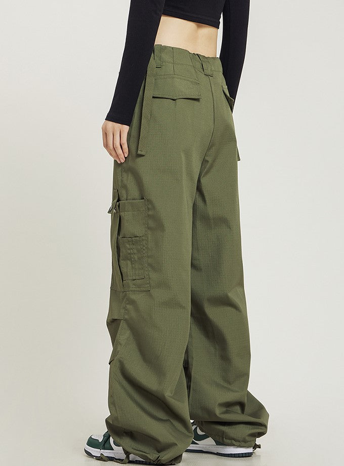 Low Pleated Stud Cargo Pants