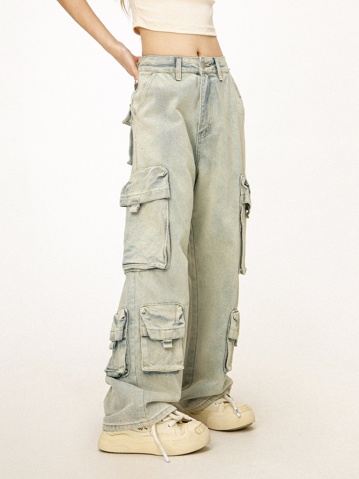 Light Washed Multipocket Cargo Jeans