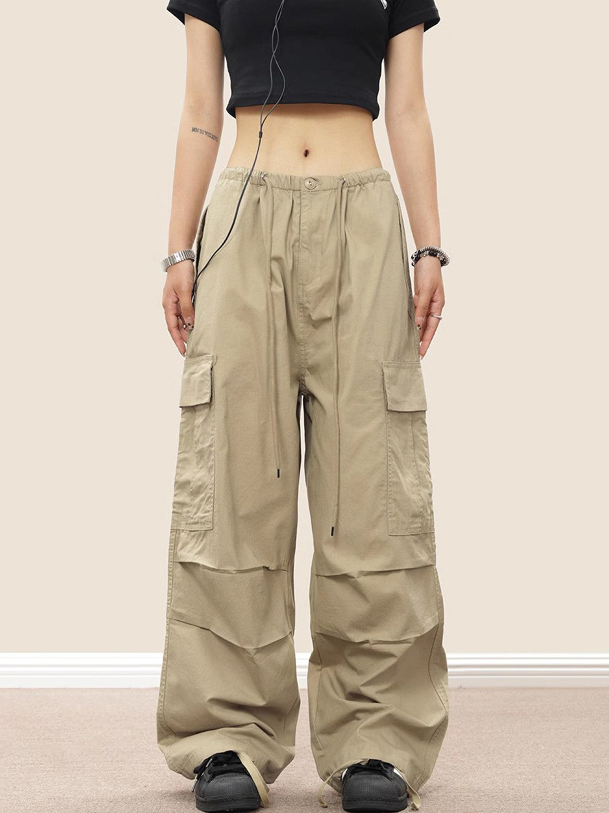 Monochrome Pleated Baggy Cargo Pants