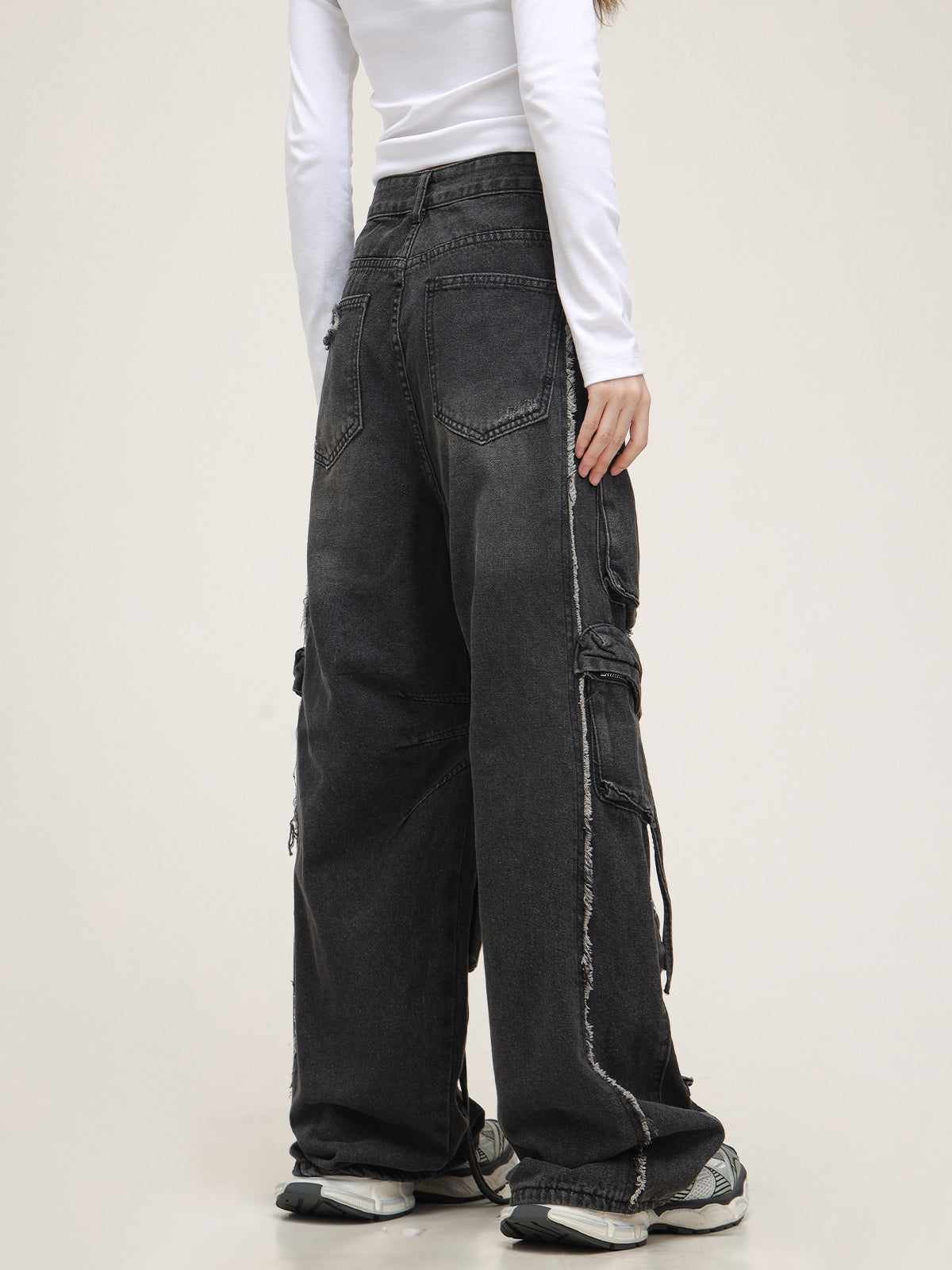 Distressed Multipocket Denim Cargo Jeans