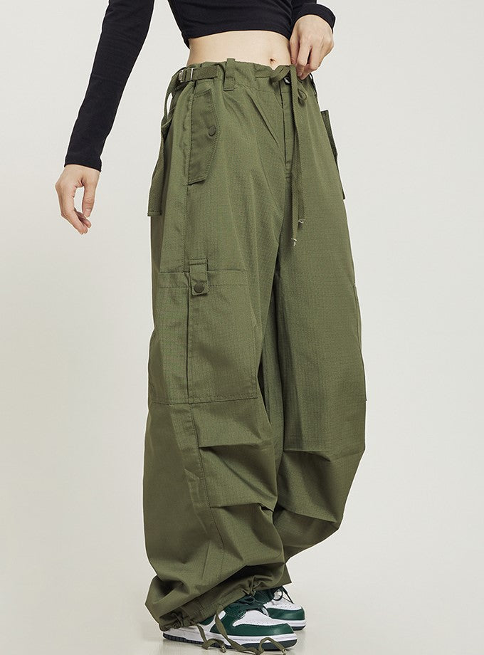 Low Pleated Stud Cargo Pants