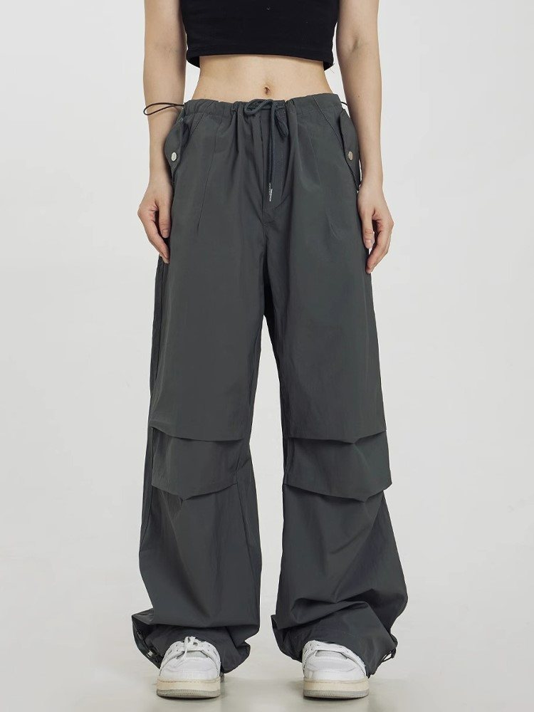 Pleated Slightly Baggy Cargo Pants